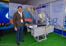 Even though labor is quite cheap in Mexico, SinClair was present with a sticker robot for greenhouse produce.