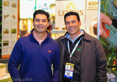 Carlos Borja together with Hector Alarcon from Leyton Greenhouse Supply. Borja is an excellent grower that gained a lot of experiences in the Netherlands in the greenhouse operations of Wijnen SquareCrops. Talking to him we learned that he is really forward thinking.