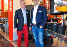 Lorenzo Russo and Maurice van Berkel of Javo. Together with a group of North American growers, Lorenzo toured a selection of Dutch growers last week to showcase fully automated operations.