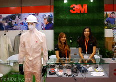 Kittawan Teerapong and Varisa Sunkunakorn of 3M Personal Safety Division