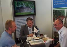 VEK - Pascal van Oers (in the middle) is one of its consultants