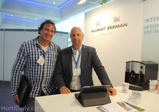 Pieter Breugem, Hogervorst, visits Robert Vink, Alumat Zeeman, in their booth.