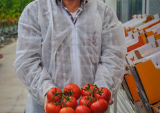 Yvo Lens showing the new G327, a jointless TOV that has Mildew resistance, and very high production. And off course: Taste!