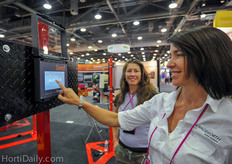 Amanda Debevc and Patricia Dean of Wadsworth Controls gave me a demo of the new Seed greenhouse control computer. More about this later on HortiDaily.com