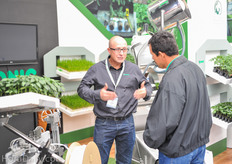 Jordi Gusi of Conic System had a grafter on display at the booth of propagator El Oasis.