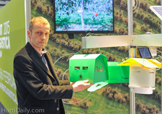 Peter Cebolki of EFOS with the innovative Trapview pest monitoring pheromone trap.