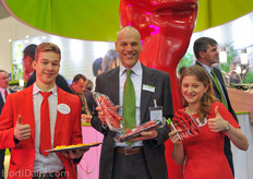 Jan Doldersum of Rijk Zwaan was very proud to show us Palermo : a new sweet and versatile pepper. See also http://sweetpalermo.com/en/home