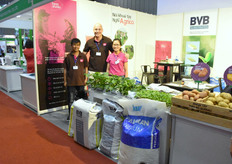 Le Minh Hoang, Rene van Rensen & Dang Ti Thu Thuy with Fresh Studio