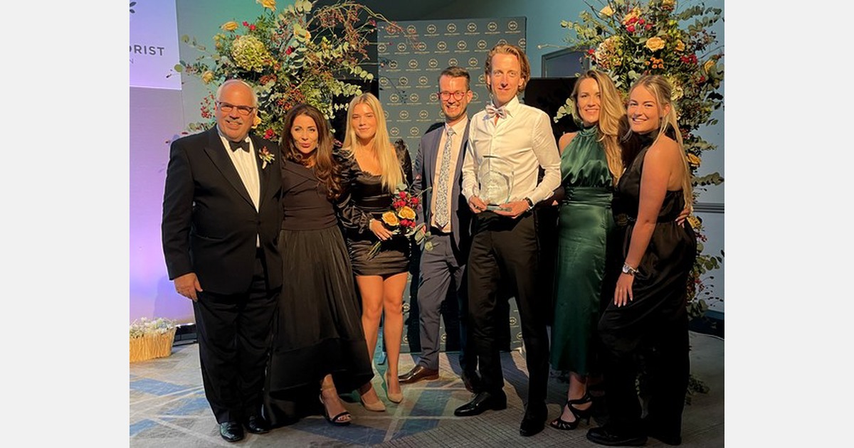 Hoek flowers named 'Flower Supplier of the Year' in UK