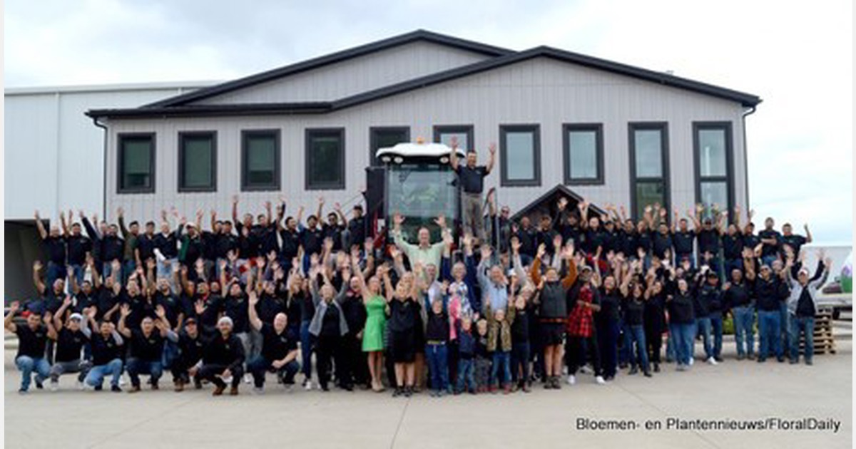 Pioneer Flower Farms celebrates 50th anniversary, opens new greenhouse