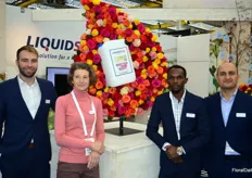 Ernst van den Berg, Silvia va Bodegom, Sospeter Thirikwah and Rembert Duarte with Liquidseal. Look at this lovely droplet which symbolicly stands for their product which gives your cut flower roses  a longer life