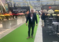Jan Renting of Optimal-Connection visiting the show and celebration these last days in floriculture, ready for his retirement!
