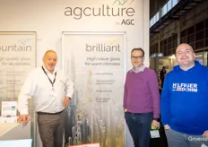 Michiel van Spronsen of Agfulture AC tells Richard van Katwijk and Frank Reitsema of Certhon about the newly developed Brilliant glass, among other things suitable for the Middle East.