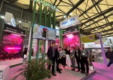 The Philips plant lighting team tailors scientifically based solutions for growers.
