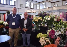 Marco van Sandijk en Frans Ederveen van Flora Delight Ltd. Next to the lisianthis, which is one of their top products that they are producing, among hydrangea, chrysanthemum, and gerberas. More on this later on FloralDaily.