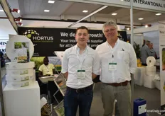 Gijs van der Pol of HSI and Peter van der Pol (son and father) of Stokman Roses. One of the highlights at the HSI stand is the paper of Fibercell, for propagators to make their own pots. Stokman, among others, is already using it for commercial production.