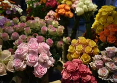 Despite growers are diversifying their assortment with all kind of flowers. roses were still the main product on display. 