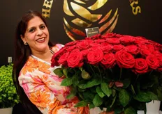 Ranjeeta Rai, the Director of Heritage Flowers Limited with Bentley Red, a new variety of Select Breeding.