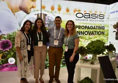 The team of Oasis presenting their new Oasis Plug Tray and their aeromax Plug Tray. Both will be launched in October, November. More on this later in on FloralDaily.