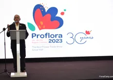 Augusto Solano, President of Asocolflores, the organizers of the trade show, welcoming every one and looking back at the last 30 years. Did you know that Proflora started in cattle stalls?