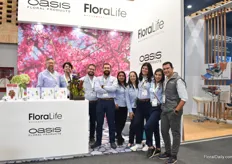 The team of FloraLife, promoting their sea freight shipment protocol, their new catalog of Oasis floral products and the Ethelred sensitive treatment products.