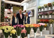 Angela Gomez and Diego Vargas of La Gaitana Farms with their customer from Poland Kees van Rijn of Bart Kwiaty in the middle.