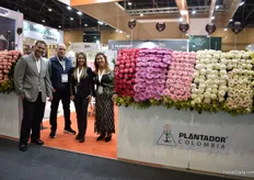 The team of Plantador Colombia next to their winning variety.