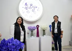 Monica Miranda and Camilo Camargo of Ikabana, growing Japanese varieties of Sweet pea (Brand Bijo) growing in Colombia. They started this project 3 years ago and are exporting then for about 6 months now. Later more on this on FloralDaily. At the show, they won 2 awards, for Sumire and Yuki.