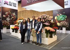 The team of Flores San Juan, a grower of roses, carnations and mini carnations in 2 farms, one in Funza and the other one in Nemocon. They sell to the mass market in the US.