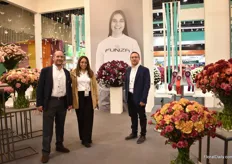 Alejandro Buraglia, Angelica Fernandez and Oscar Gonzales of Funza, a grower of carnations and spray carnations, alstroemeria in the sabanna of Bogotá. At the trade show they won several awards.