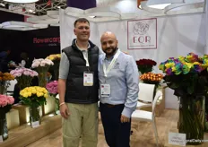 Brian McCloskey of McCallum Sauber, a 94 year old wholesaler in the US with Mauricio Ospina of EQR Roses, a Ecuadorian grower.