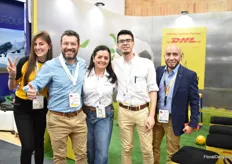 Diego Nicolas Diaz Mendez, Maria Castañeda and David Leon of Amazon Flowers with the team of DHL. They are elling B2C through e-commerce (www.amazonflowers.us), through Fedex , ups and now also dhl.