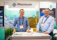 Joshua Gauche and Peter Ollevier with Phormium, offering 100% climate screens. No nonsense, they say. ‘We stay close to our core business and focus solely on offering the best climate screens’