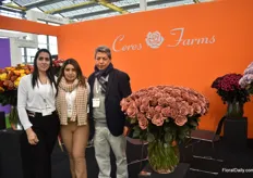 The team of Ceres Farms. This Ecuadorian rose grower grows on more than 50 ha and are specialized in tinted roses, as you can see in the picture.