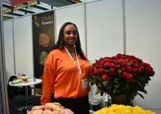 Kidist Wilde of Tinaw Flowers, Ethiopian farm exporting standard roses to Europe.