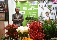 Filippo Pitrella of Flora Toscana promoting their new webshop.