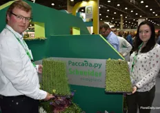 


Jacob Schneider from Schneider Youngplants and Liza Snezhkova from Paccada. They stand together at the fair and have had good cooperation for more than 15 years.
