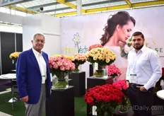 Carlos Diez and Manuel Diez of Flores Verdes promoting several of their varieties, including new ones. One of their top varieties is Goldon Mostard. They started growing this variety two years ago and they see a large demand from the US market, particularly for weddings. 