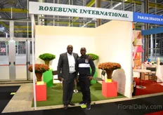 Nahashon Macharia of Rose Bunk Flowers with Stephen Gachoki of Vaselife Africa. 