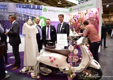 Jan Kluthause, Wolfgang Maas and Wim Habets of Veiling Rhein Maas. Every year, this German auction organizes an event and with a theme in which flowers play a central role. Last year, the theme was Mother's Day and this year it is Wedding dreams. Fom 13-03-2019 till 22-03-2019 they will inspire their clients in the Foyer of Veiling Rhein Maas.