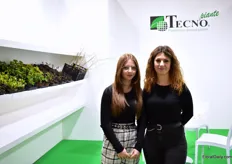 Next to the booth of Elepot is the booth of Tecno Piante. After problems with Xyllela, they now only sell a selection of plants and started to put their experience in the Elepot. On the picture: Sabrina and Dalila Capitario.