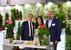 Paolo Ciccolella, Nadia Simone and Tomasso Matero of Eurosa. This nursery that mainly produces succulents and dipladenias, was established in 2009 and was built together with Edison Power Station. Eurosa takes the water of this power station to heat their greenhouse, In 10 years, they have saved the amount of CO2 emission of that is produced in Oxford in one year. More on this later in FloralDaily.