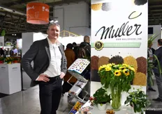 Wim Zandwijk of Muller has been enjoying the enthusiastic visitors. The sunflower seeds is the main product he sells to growers in Italy and they Vincent’s Choice sunflower is the most demanded variety. According to Zandwijk, the popularity of sunflowers is increasing in Italy.