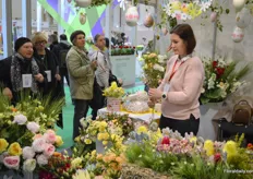 To a large amount, the show is all about floristry and flower arranging, as for example this lady from Modaflora is demonstrating