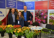 Edwin Groot, Daryna Didkivska and Martin Buter. Amsonia is a major bulb exporting company; Greneth Plants is a supplier of young plants to importers and growers.