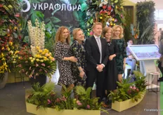 In the middle Kuno Jacobs from Nova Exhibitions & organizor of the show. The ladies represent the Ukrainian part of the organisation “City of Dreams”, and/or are beneficiaries of the show.