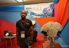 Kelvin Mbugua of Oregem. They are currently finalizing the last trials and are ready to sell they own bred and grown hydrangeas. They are growing the hydrangeas on 5 (out of the 16) acres under plastic tunnels. It took them 3,5 years of reseach to breed the right varieties and find the right growing conditions to grow this crop. Currently, they have bred and are growing a white, red and blue variety. Their own pink variety is in the pipeline.