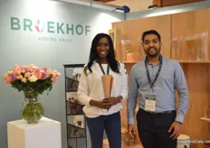 Alexia Odondo and Harshal Patel presenting the craft paper sleeve of Broekhof. This year, the focus is on this product. Now, more and more EU retailers are requesting for more environmentally friendly alternatives. After several years of research, they are happy to introduce a selection of paper craft sleeves that do not absorb water or crinkle. 