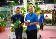 Lawrence and Reinhold Holtkamp with Optimara. Lawrence is presenting Raindrop, a new plant that is being received very well. It has a similar appearance as the Pilea, but has heart shape thick leaves and if you pinch it, it branches. “People are always looking for something different, he says
