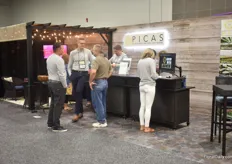 Meetings at the booth of Picas.